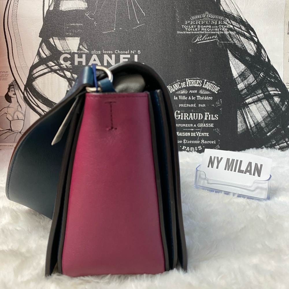 CELINE
Shiny Smooth Calfskin Medium Frame Shoulder Bag Red/Navy Blue - Picture 4 of 10